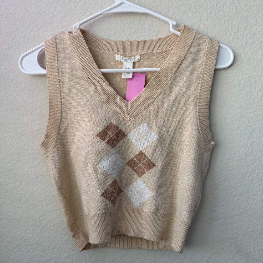 Tilly's Tan Argyle Knit Vest Size Small